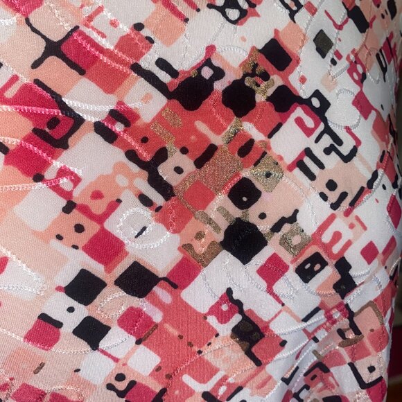 (1202) JM Collection 1X Scoop Neck 3/4 Sleeve Flowy Top — Pink, White, Metallic - Picture 3 of 5